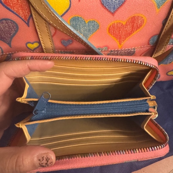 Vintage Dooney & Bourke Hearts Barrel Bag w/Matching Wallet - Picture 9 of 11